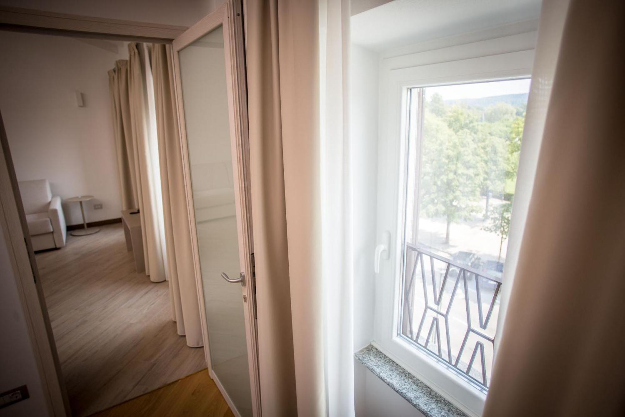 Hotel Ponti Angera Exteriér fotografie