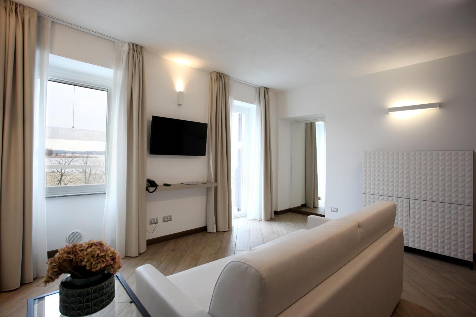 Hotel Ponti Angera Exteriér fotografie